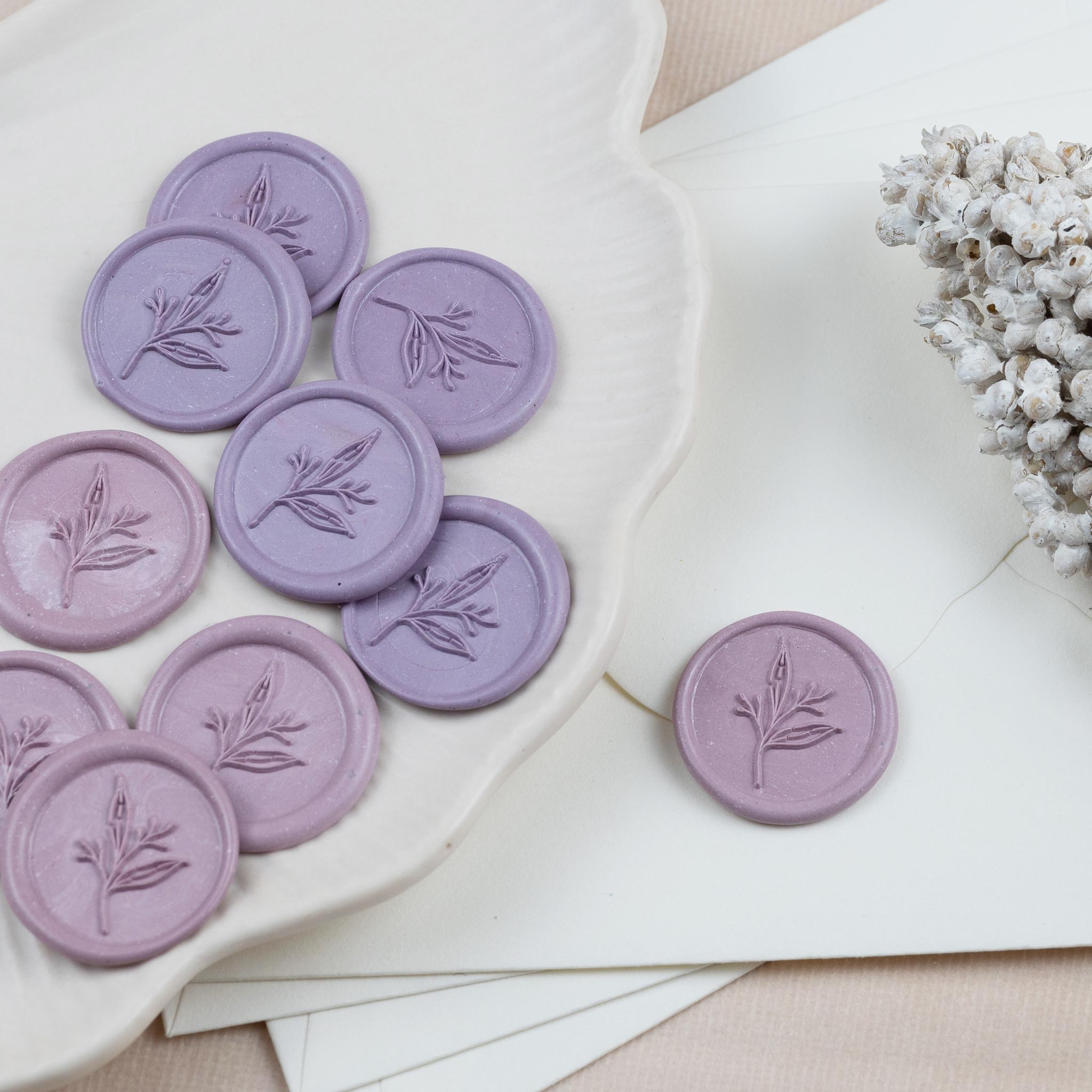 Wachssiegel selbstklebend mit Symbol Flora - Siegelstempel personalisiert