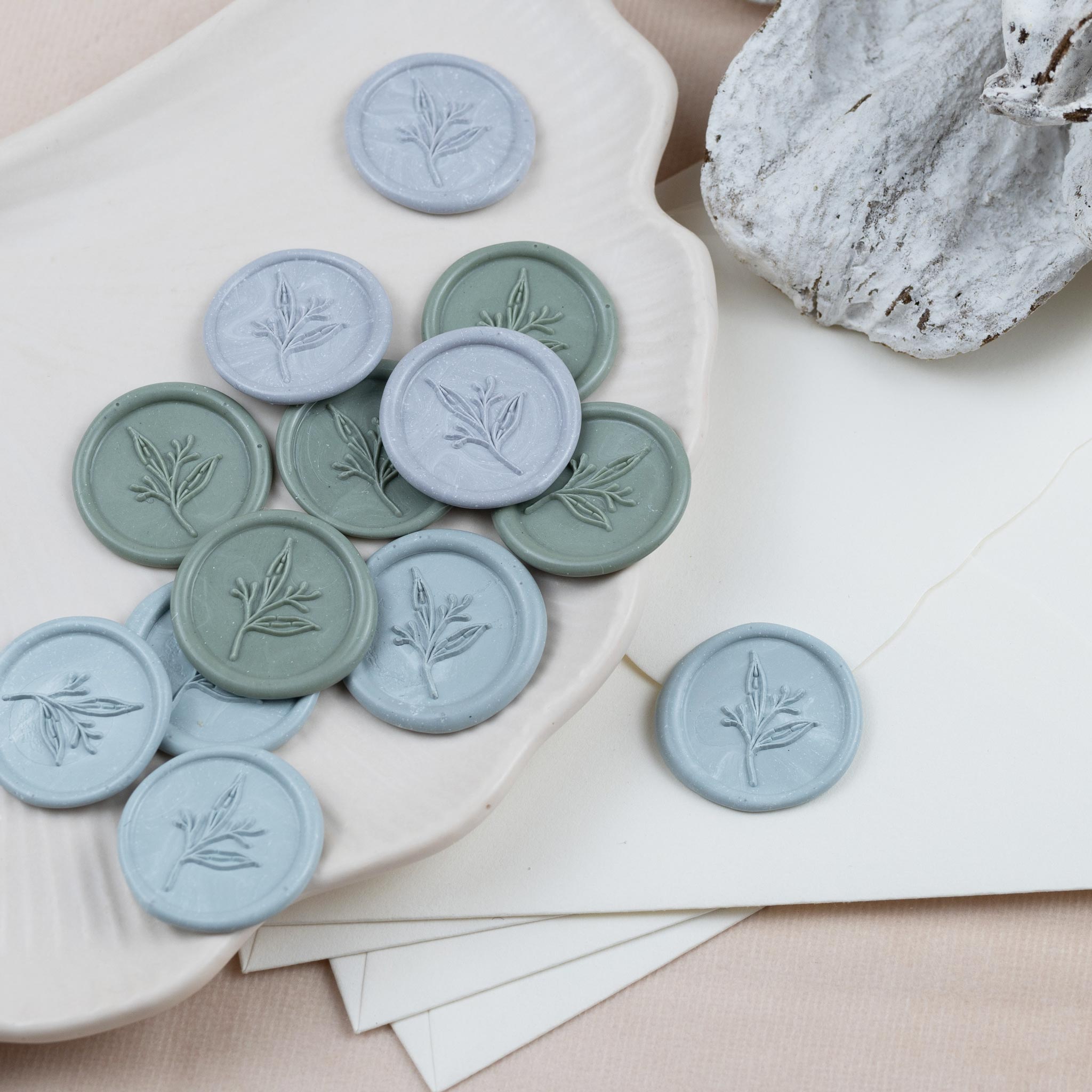 Wachssiegel selbstklebend mit Symbol Flora - Siegelstempel personalisiert