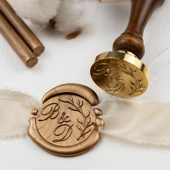 Exclusiver Siegelstempel zur Hochzeit mit Initialen im Design Hanna - Siegelstempel personalisiert